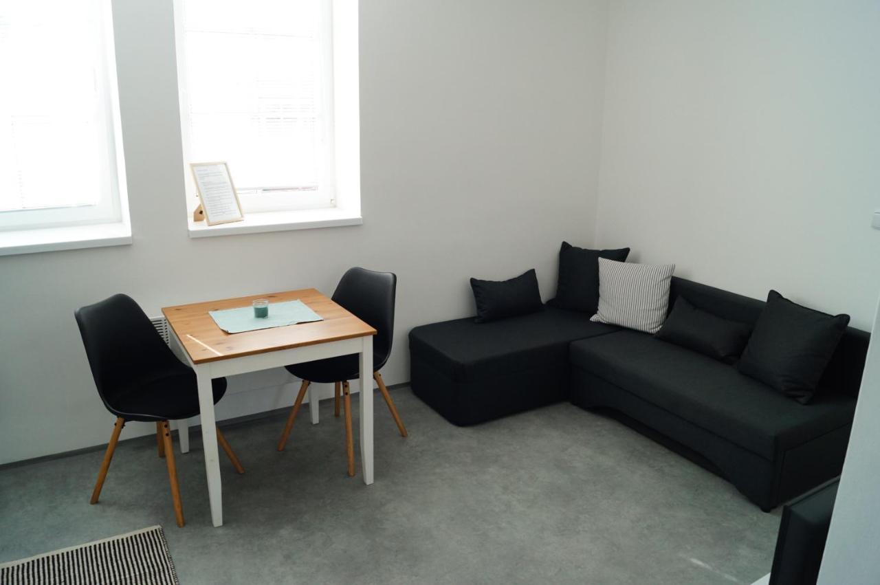 Atrium Apartment *